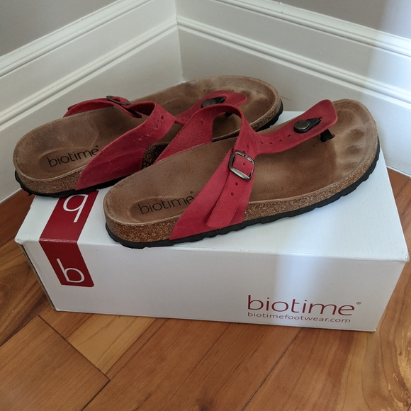 Sandals - Picture 4 of 4